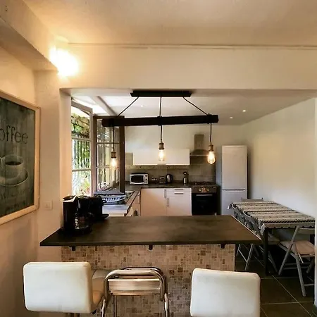 Charmant Rez De Climatise Renove, 90m2 Avec Parking Cassis