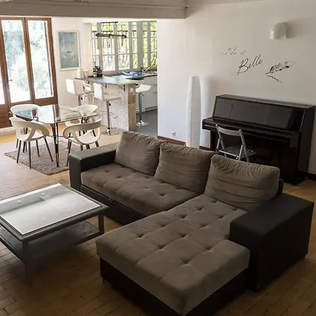 Apartment Charmant Rez De Climatise Renove, 90m2 Avec Parking Cassis