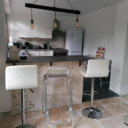 Charmant Rez De Climatise Renove, 90m2 Avec Parking *
