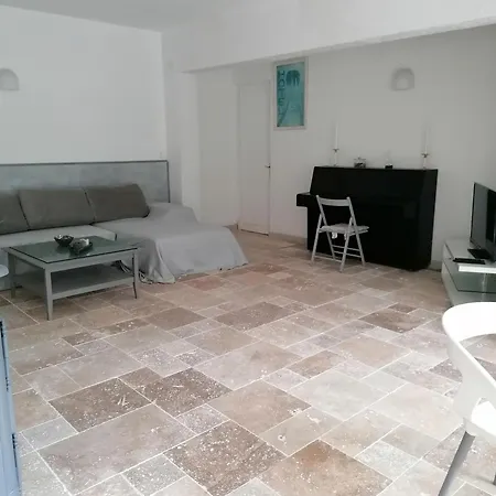 Apartment Charmant Rez De Climatise Renove, 90m2 Avec Parking Cassis