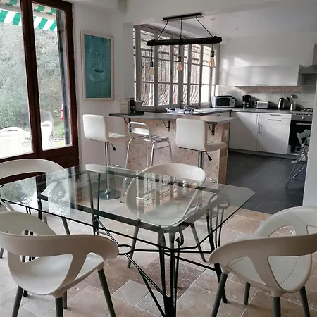Apartment Charmant Rez De Climatise Renove, 90m2 Avec Parking Cassis